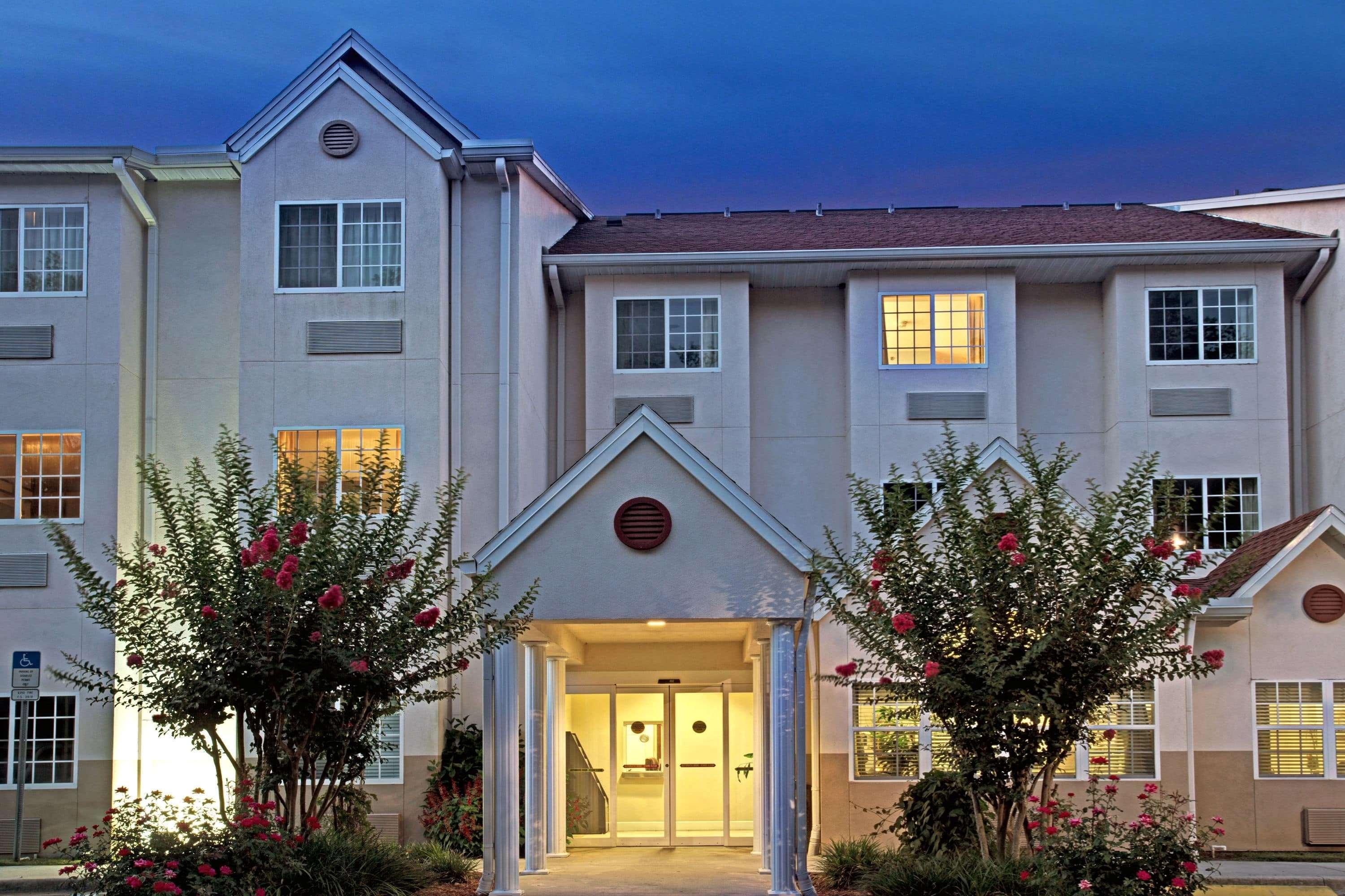 Microtel Inn & Suites By Wyndham Brooksville Ridge Manor Bagian luar foto